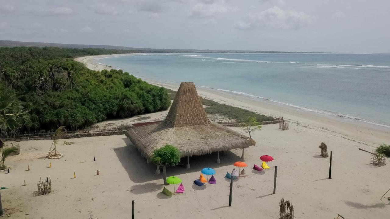 Costa Beach Resort & Club Waingapu Exterior photo